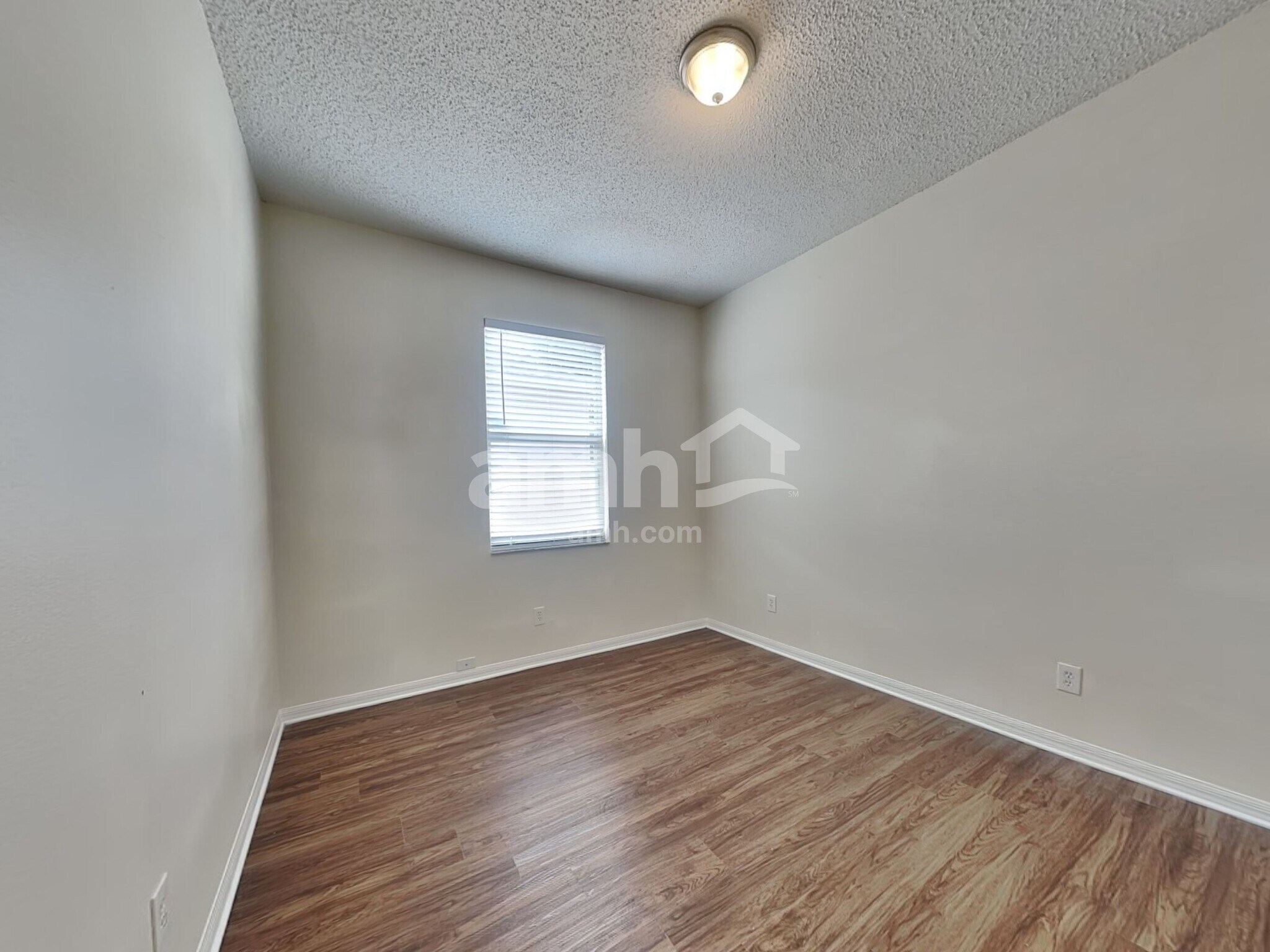 Building Photo - 18212 Hollyhills Way