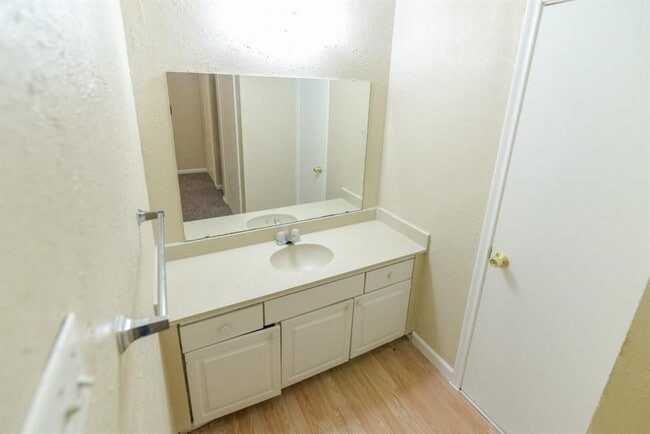 Building Photo - 115 Price Dr