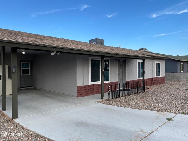 Building Photo - 2640 N 15th St