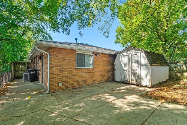 Building Photo - 962 Ferndale Pl