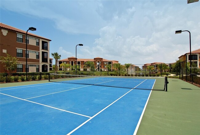 Building Photo - Spacious First-Floor Condo