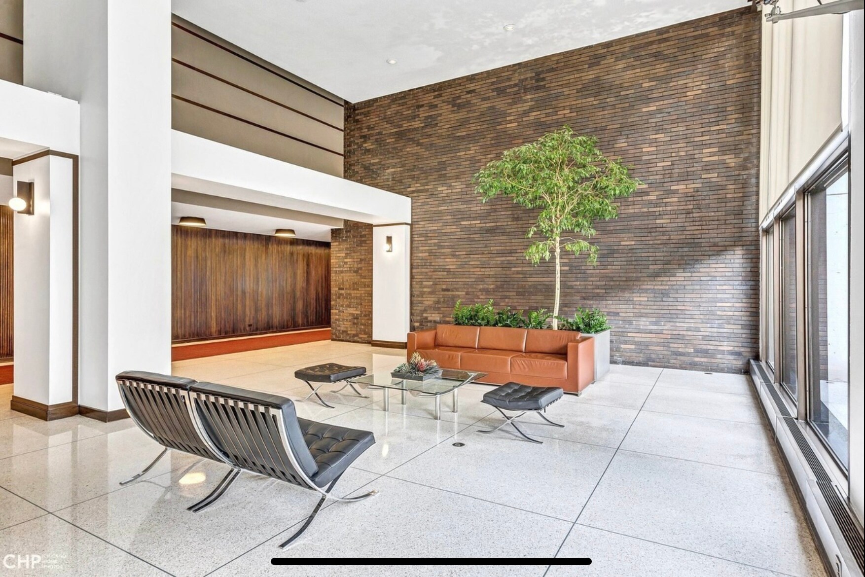 Building Photo - 5455 N Sheridan Rd