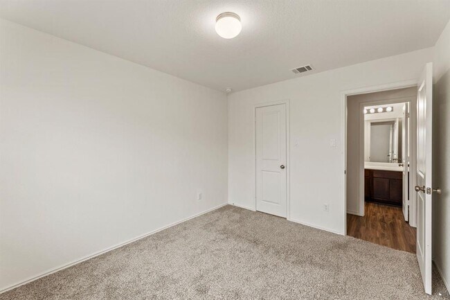 Building Photo - 6526 Teramo Ter