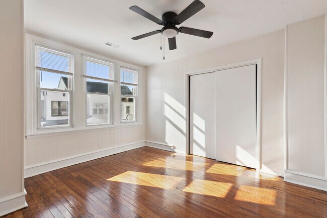 Building Photo - 5541 Hadfield St