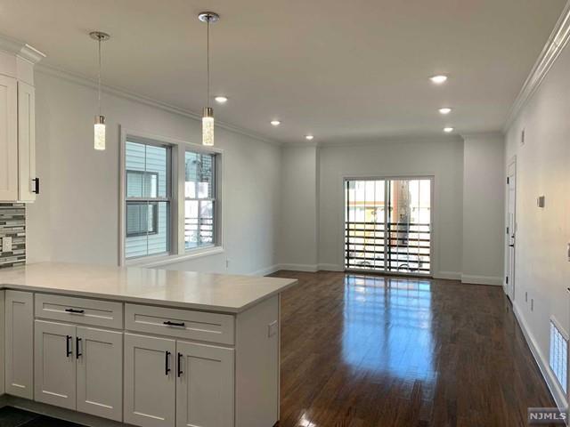 Building Photo - 231 Cleveland Ave