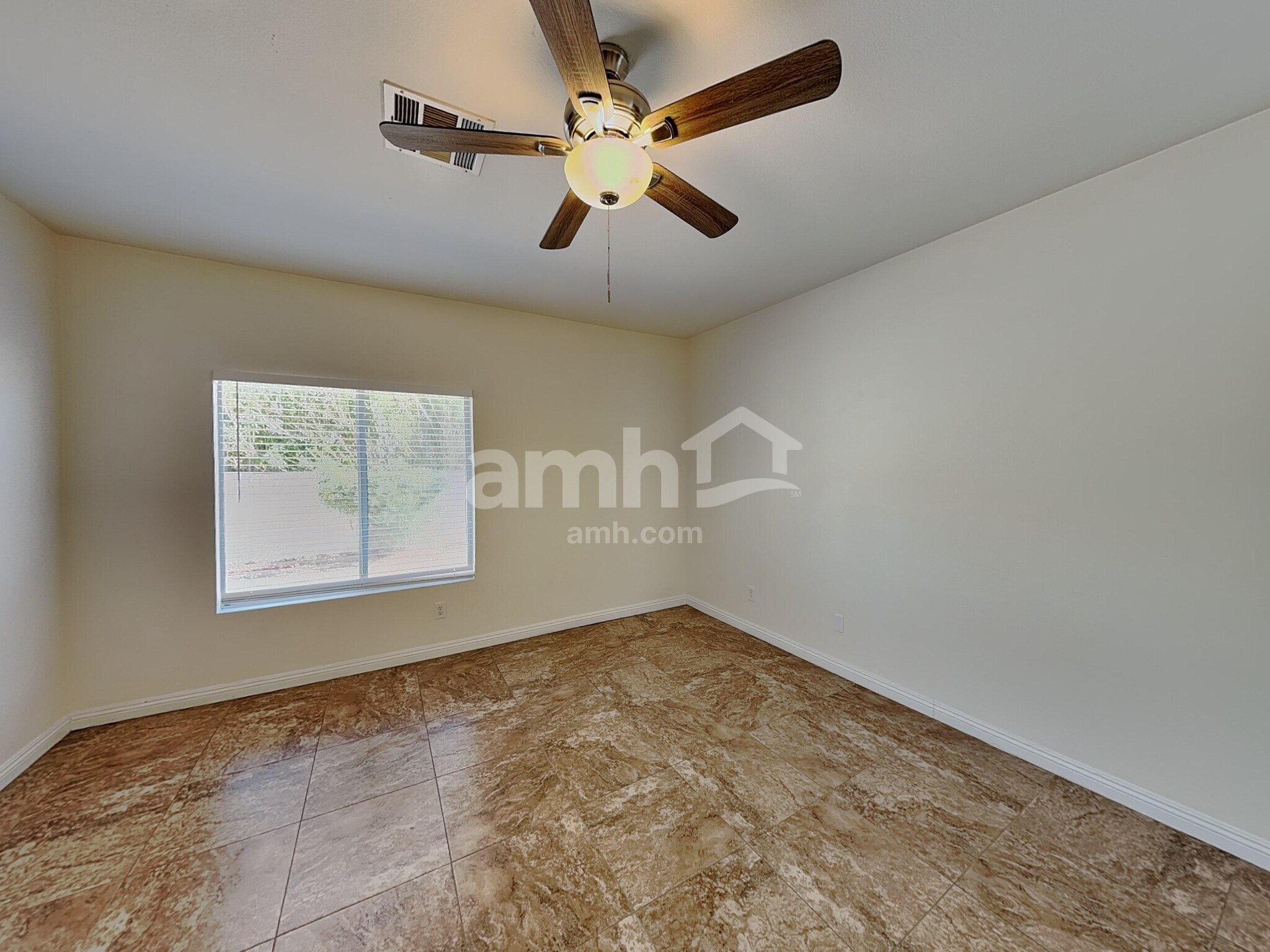 Building Photo - 1660 Encarta St