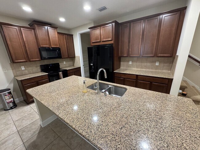 Building Photo - Move in Ready! Four Bed Three Bath Two Story Home. Pet Friendly. Amenities. Garage. Washer/Dryer....