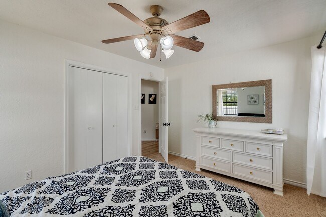 Building Photo - Beautiful 3-Bedroom home!