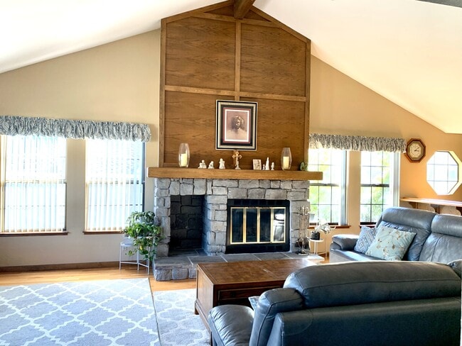 Building Photo - 7183 Brooktree Ct