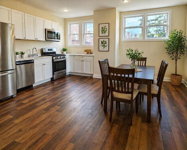 Building Photo - 2527 W Cold Spring Ln