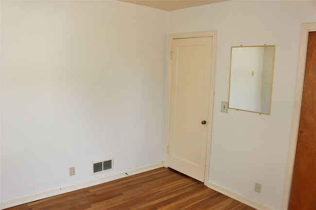 Building Photo - 3/1.5 Bungalow at historic Kenton Park!