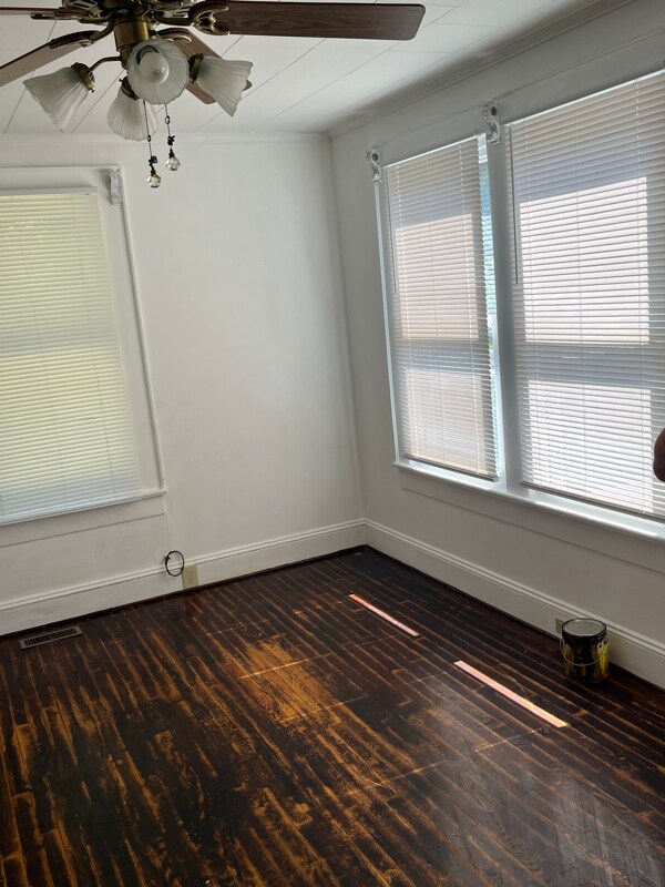Building Photo - 508 N Spring Ave