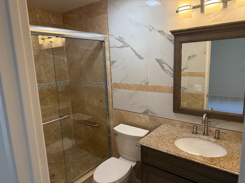 Building Photo - 14732 Brierwood Dr