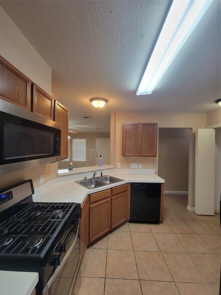 Building Photo - 6327 Hayman Dr