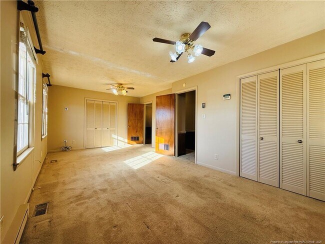 Building Photo - 6050 Camden Rd