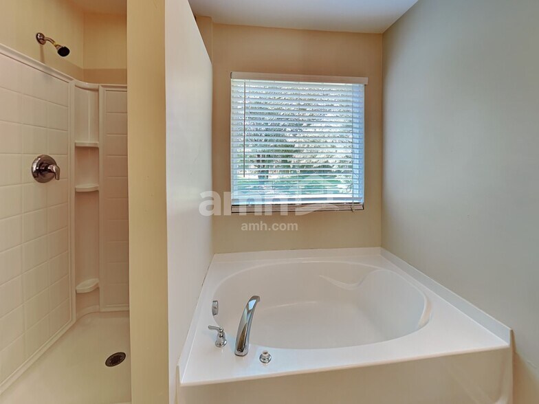 Building Photo - 111 Chadford Pl