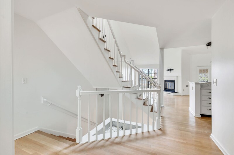 Building Photo - 268 Glenstone Cir