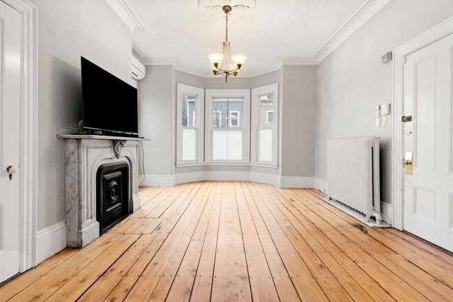 Primary Photo - 17 White St