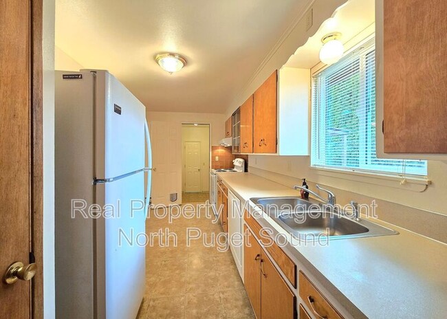 Building Photo - 710 Beach Ave