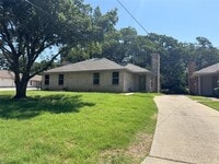 Building Photo - 2212 Bolivar St