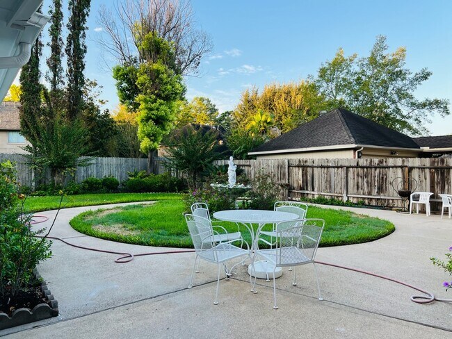 Building Photo - 16911 Ascot Meadow Dr