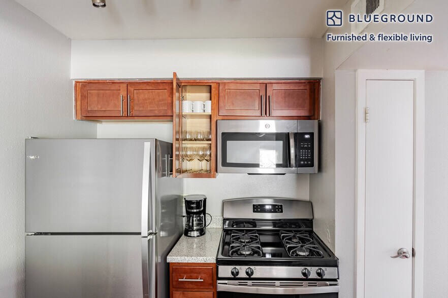 Building Photo - 1230 E 38th 1/2 St