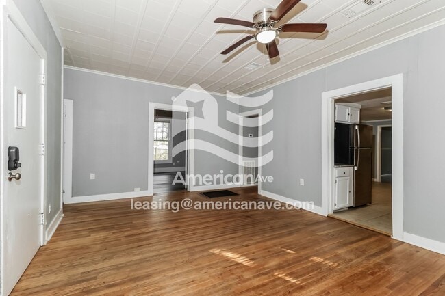Building Photo - 1318 E Woodruff Ave