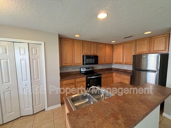 Building Photo - 4331 Aristocrat Point