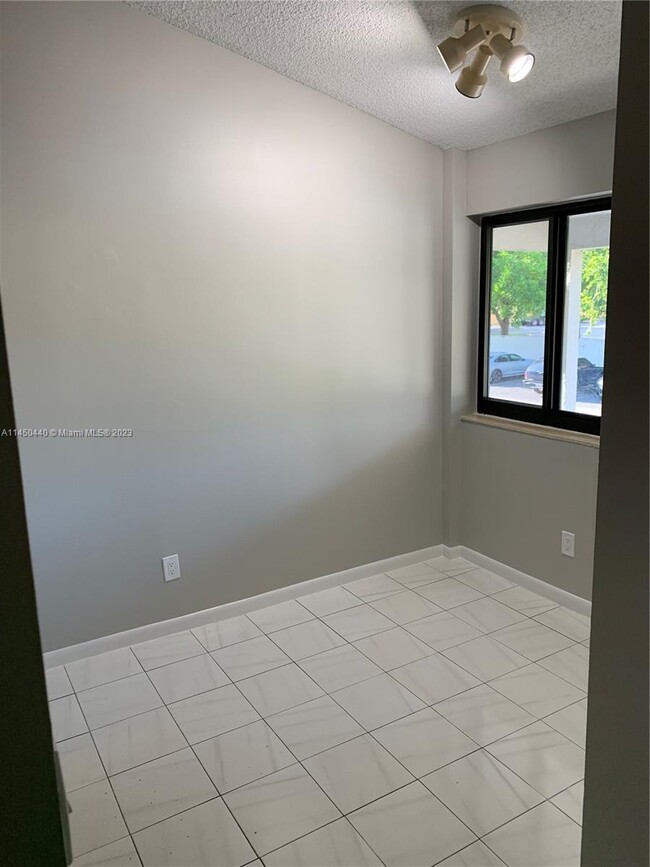 Building Photo - 3100 NW 46th St