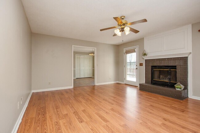 Building Photo - 3 Bed/2 Bath NEST in Beaver Run