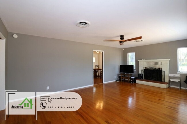 Building Photo - 1848 Shady Ln