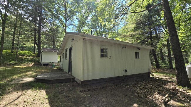 Building Photo - 14690 W Pine Lake Rd