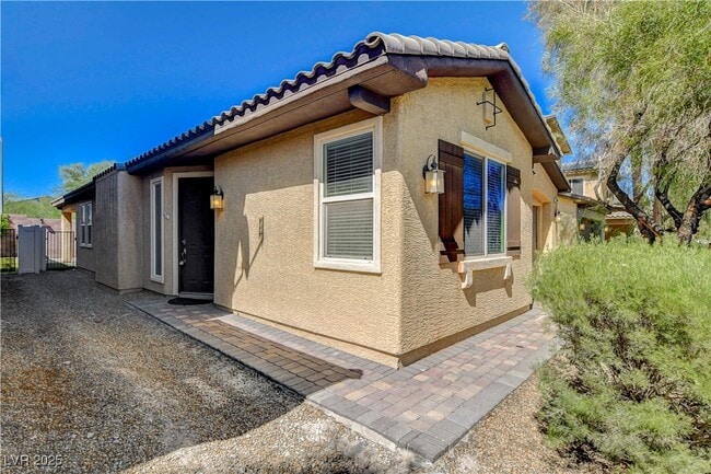 Building Photo - 2104 LeatherBridge Ct