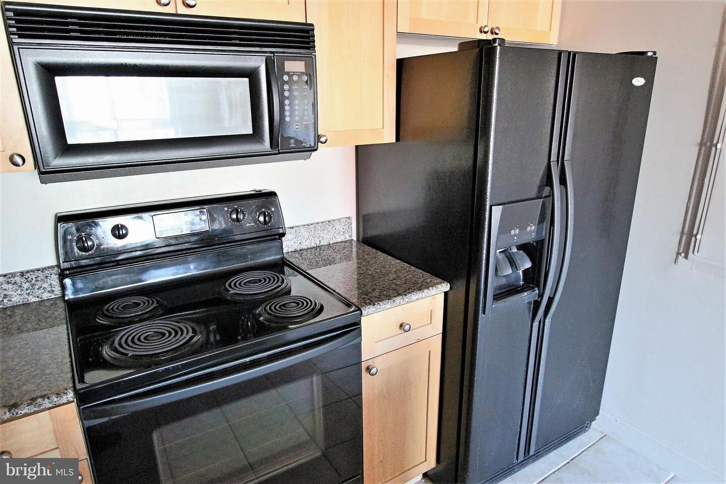 Building Photo - 777 7th St NW