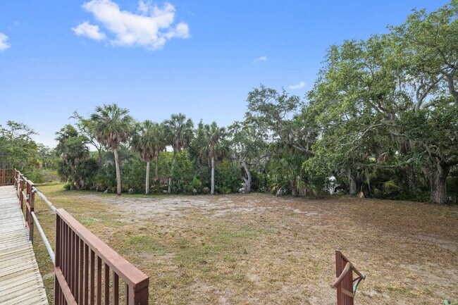 Building Photo - "Spacious 4-Bedroom Retreat with 3400 Sq F...