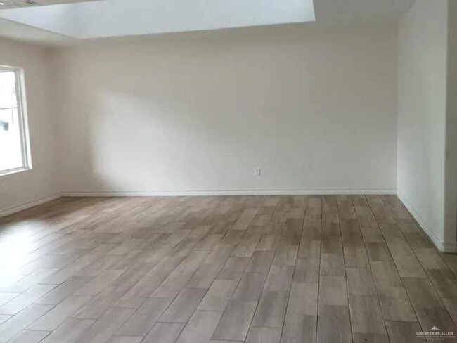 Building Photo - 2228 Ivy Ave