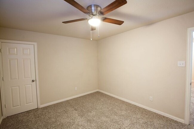 Building Photo - 2805 Gooseberry Dr
