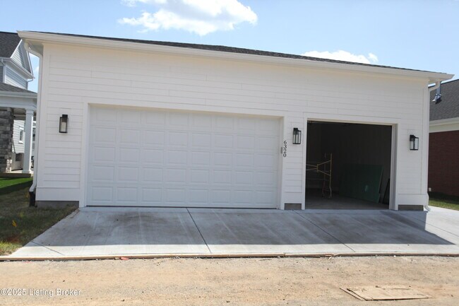 Building Photo - 6133 Shooting Star Dr