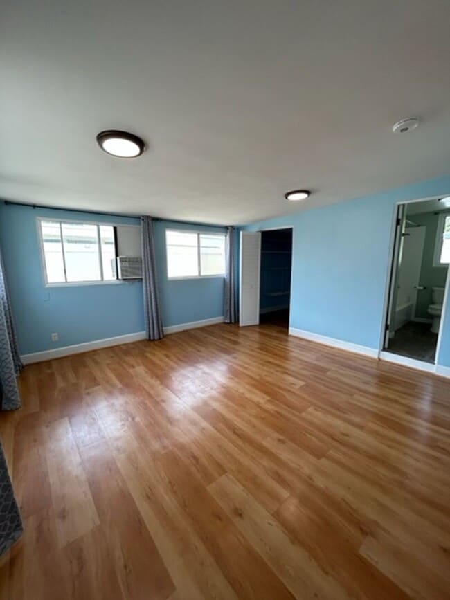 Building Photo - Available on 12/16/25, spacious 1570 sq ft, 3 Bedrooms, 2 Baths, 2 Car Garage Single-Family Home ...