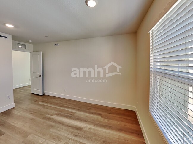 Building Photo - 145 Nico Azalea Ln