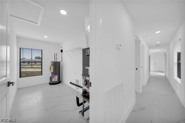 Building Photo - 4984 Fairway Ct