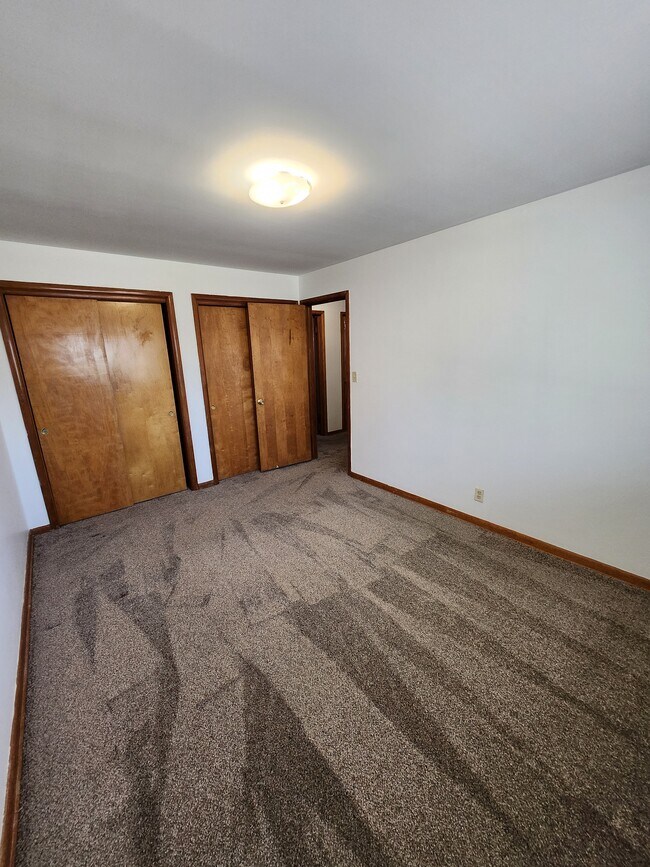 Building Photo - Swords & Rohmann