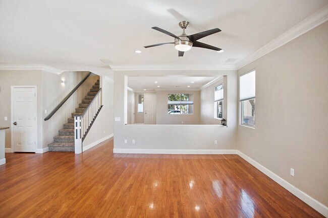 Building Photo - Southwest Pool Home With First Floor Bed And Bath