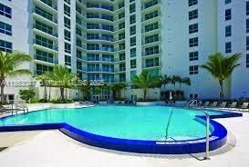 Building Photo - 300 S Biscayne Blvd