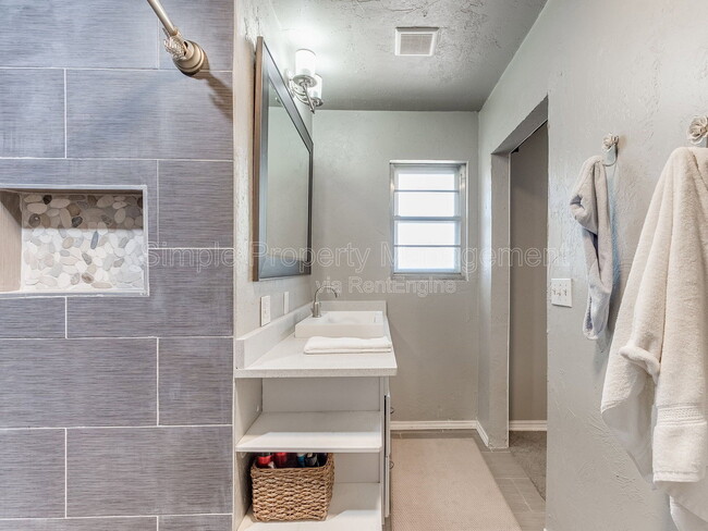 Building Photo - 4136 NW 61st Ter