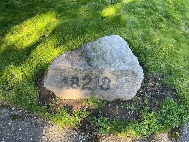 Building Photo - COOPER MOUNTAIN AMAZING VIEW