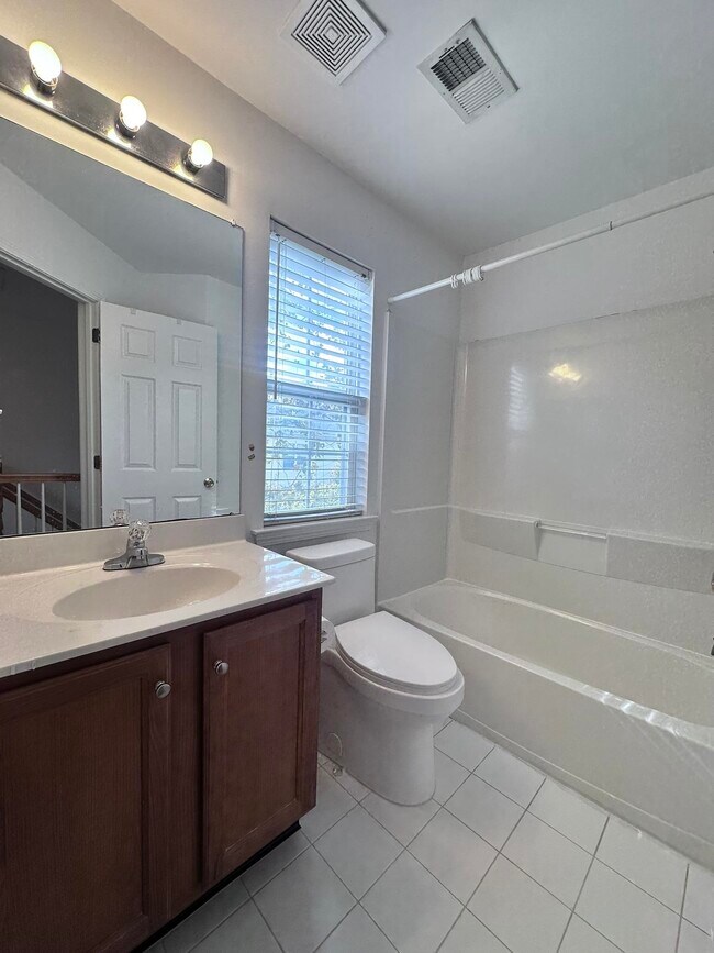 Building Photo - 2 ELCO Ct