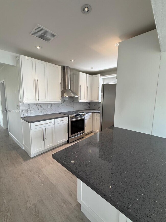 Building Photo - 7415 Normandy St