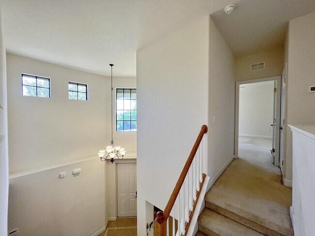 Building Photo - 2532 Glenridge Cir