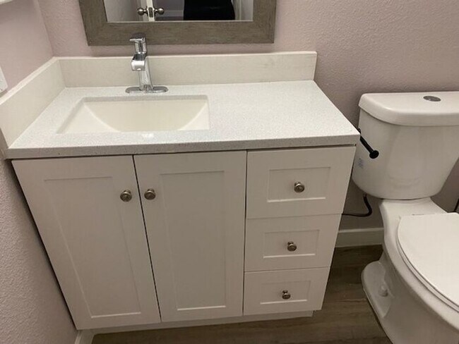 Building Photo - $2,350 Lovely Remodeled 3 Bedroom-2 bath-2...